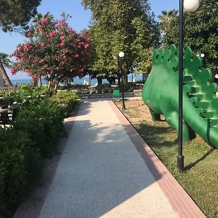 Antalya House アパート シダ